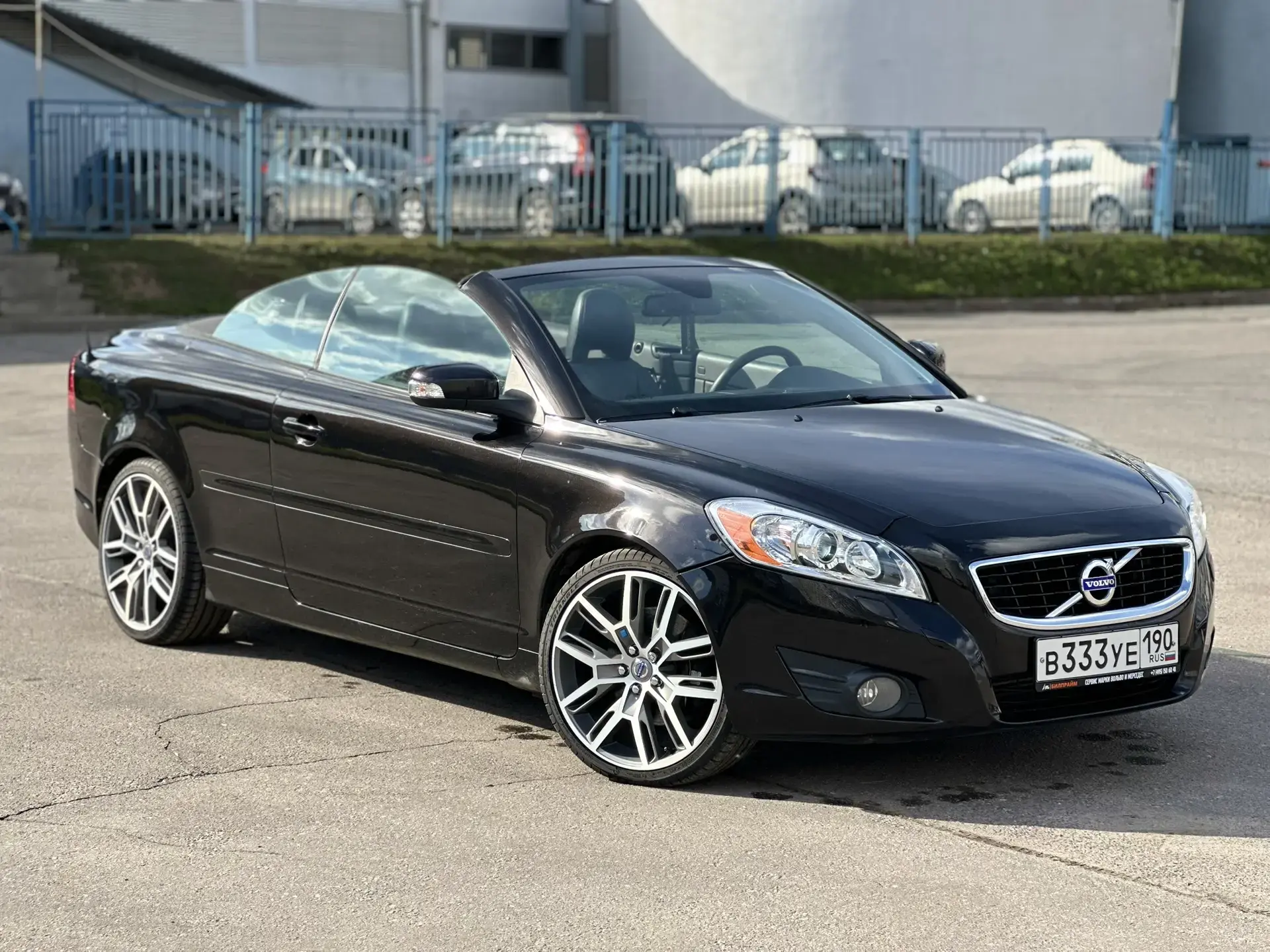 Друзья, в продаже появился автомобиль нашего сотрудника — Volvo C70.
