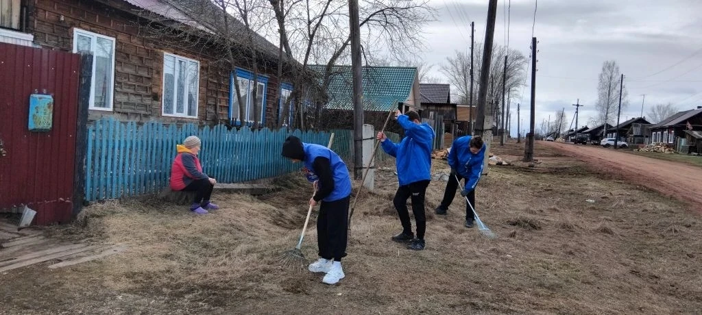 Дети войны теперь под нашей заботой!
Волонтёрский отряд "Улыбка"  и ребята из движения "Волонтёры По