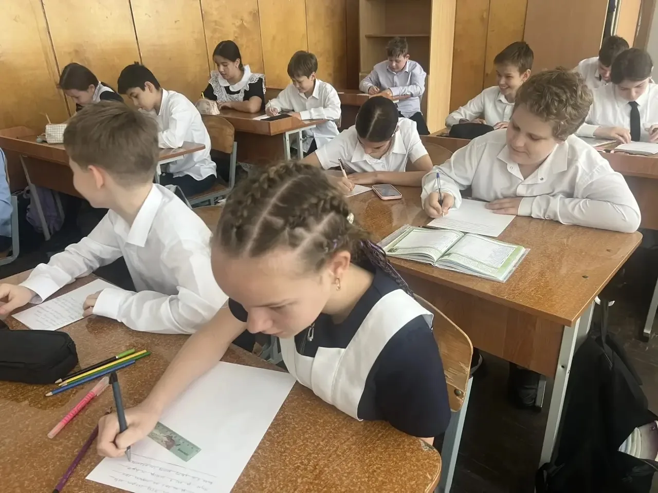 Сегодня в классах прошел урок «Разговор о важном», который был посвящён удивительной и трогательной 