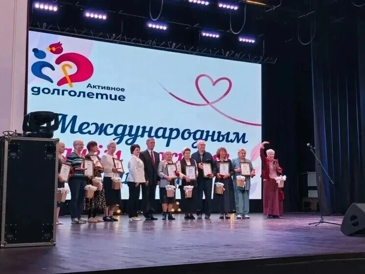 📸 Татьяна Анатольевна и Виктор Антонович Свирины - хранители семейных традиций​