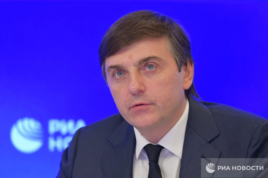 Никаких серьезных изменений и усложнений в ЕГЭ-2027 не будет, сообщил Кравцов.