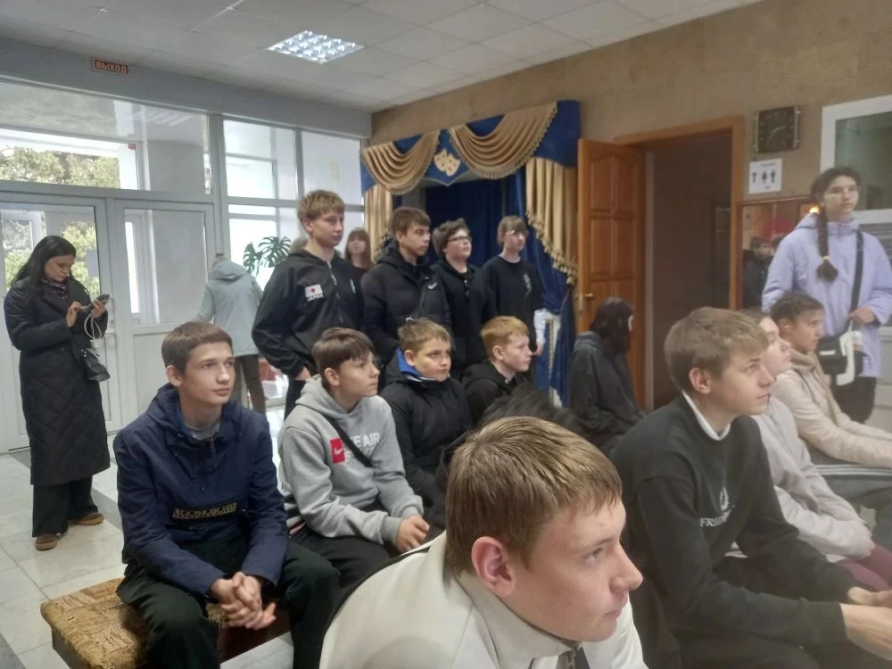 Сегодня ученики 7в класса в рамках проекта «Детский туризм» совершили увлекательную поездку в Яковле