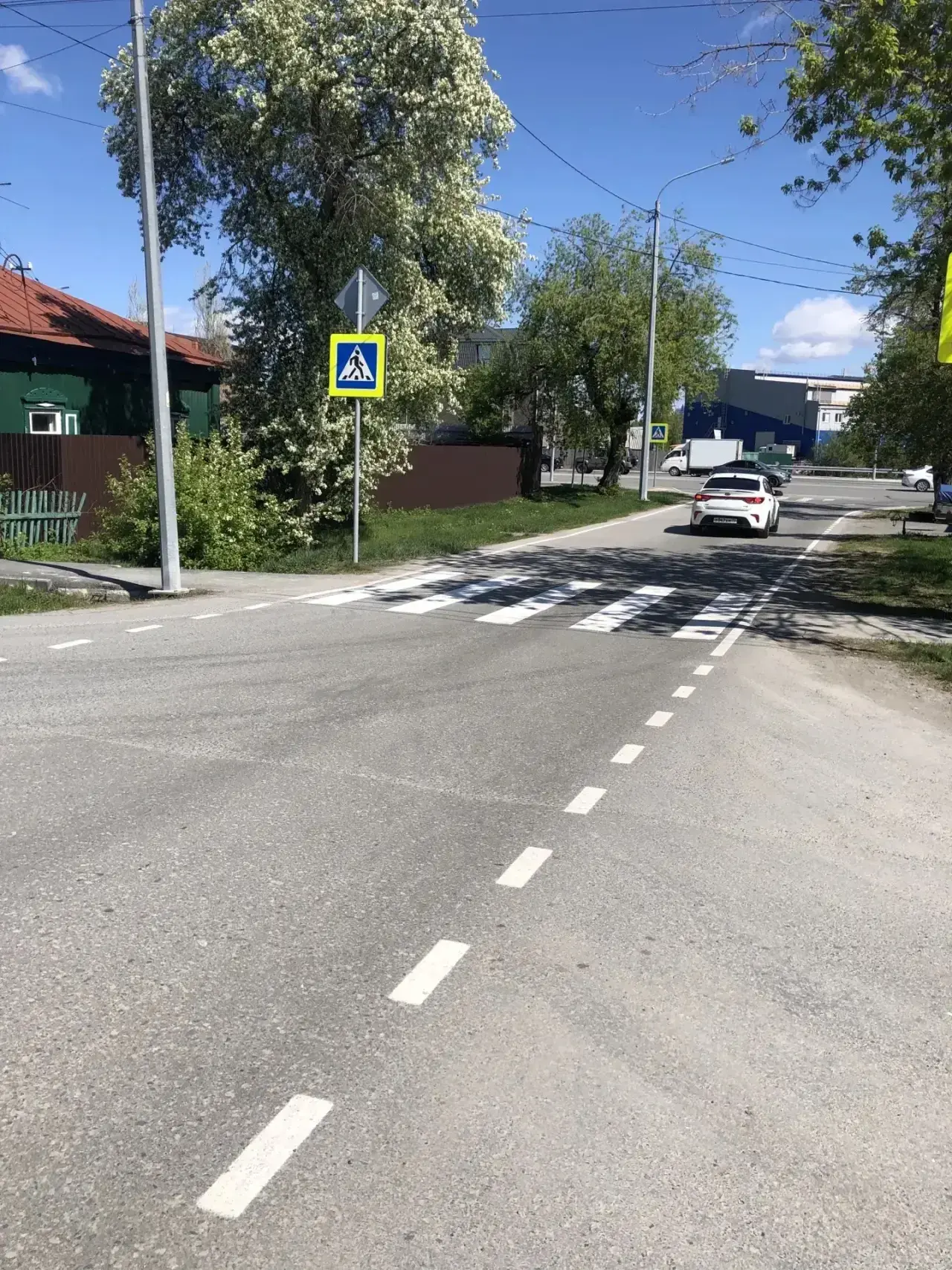 В Калининском округе продолжаются работы по нанесению дорожной разметки

В настоящее время на террит
