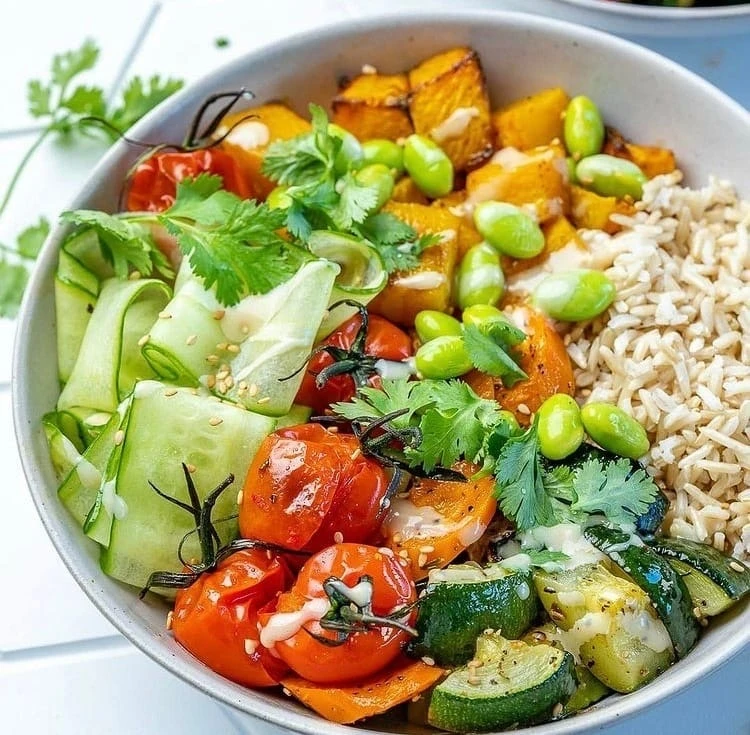 Боул с замеченным овощами и рисом 🌱
