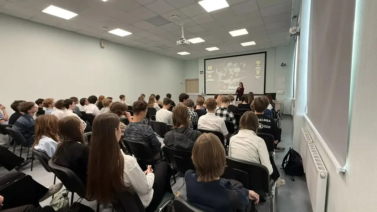 Сегодня на уроке профориентации в 10–11 классах говорили о том, как прошла приёмная кам...