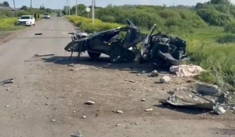 Машину разорвало на части: страшная авария произошла в селе Шатрово.