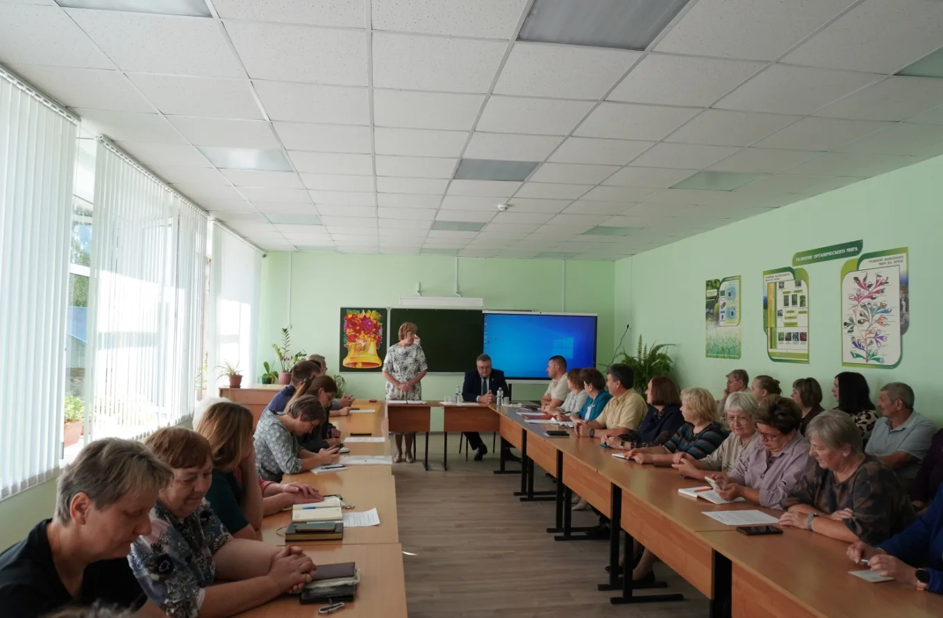 В Темкинской школе состоялось Августовское педагогическое совещание 📚