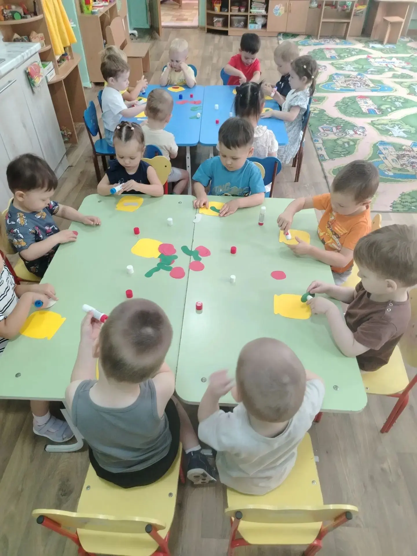 🍅 «Консервируем» овощи на зиму: аппликация в младшей группе 🥒
