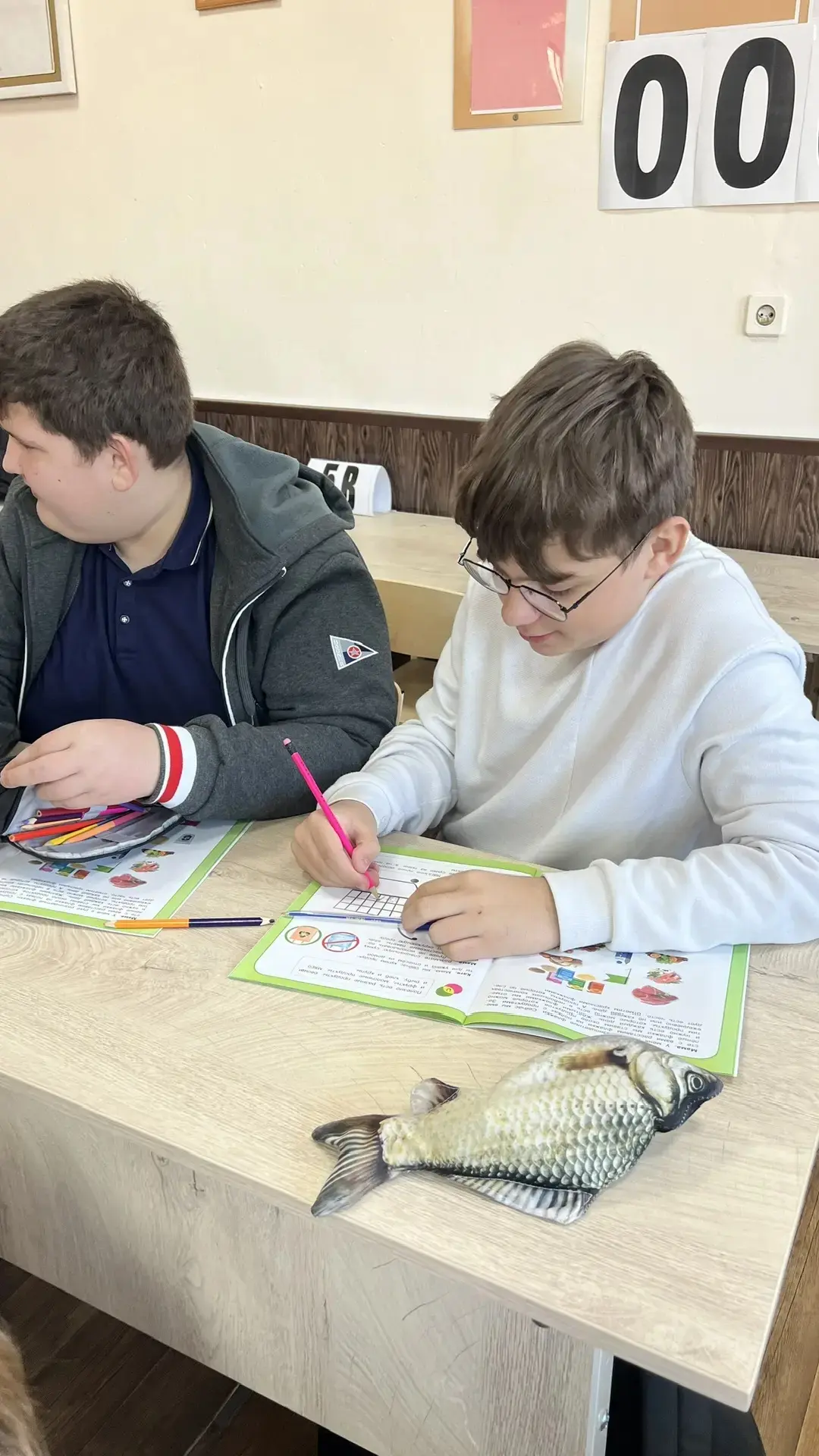 🍎 Урок здорового питания: «Ты — то, что ты ешь!» 🥦  В  5 г классе прошёл увлекательный и познаватель