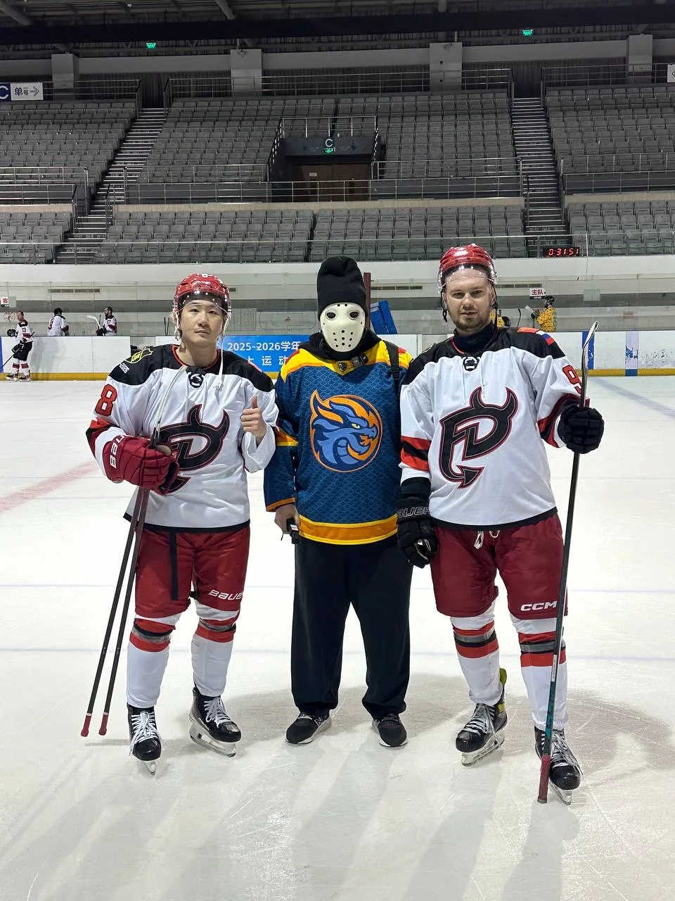 🏒 Не думал что любительский хоккей может меня чем-то удивить, ошибался, Шанхайский удивил и еще ой к