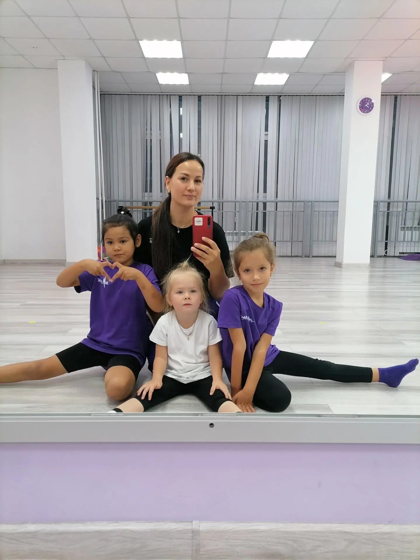 В филиале студии кипит работа даже у самых маленьких студийцев Импульса 💜 💜 💜
