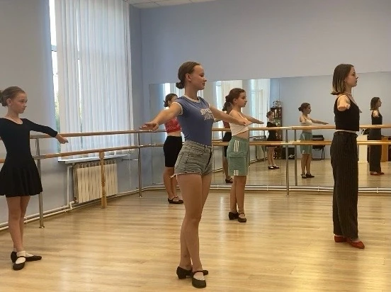 1 августа наш мастер-класс по вращениям в народно-сценическом танце ⚡️💃 продолжился! Р...