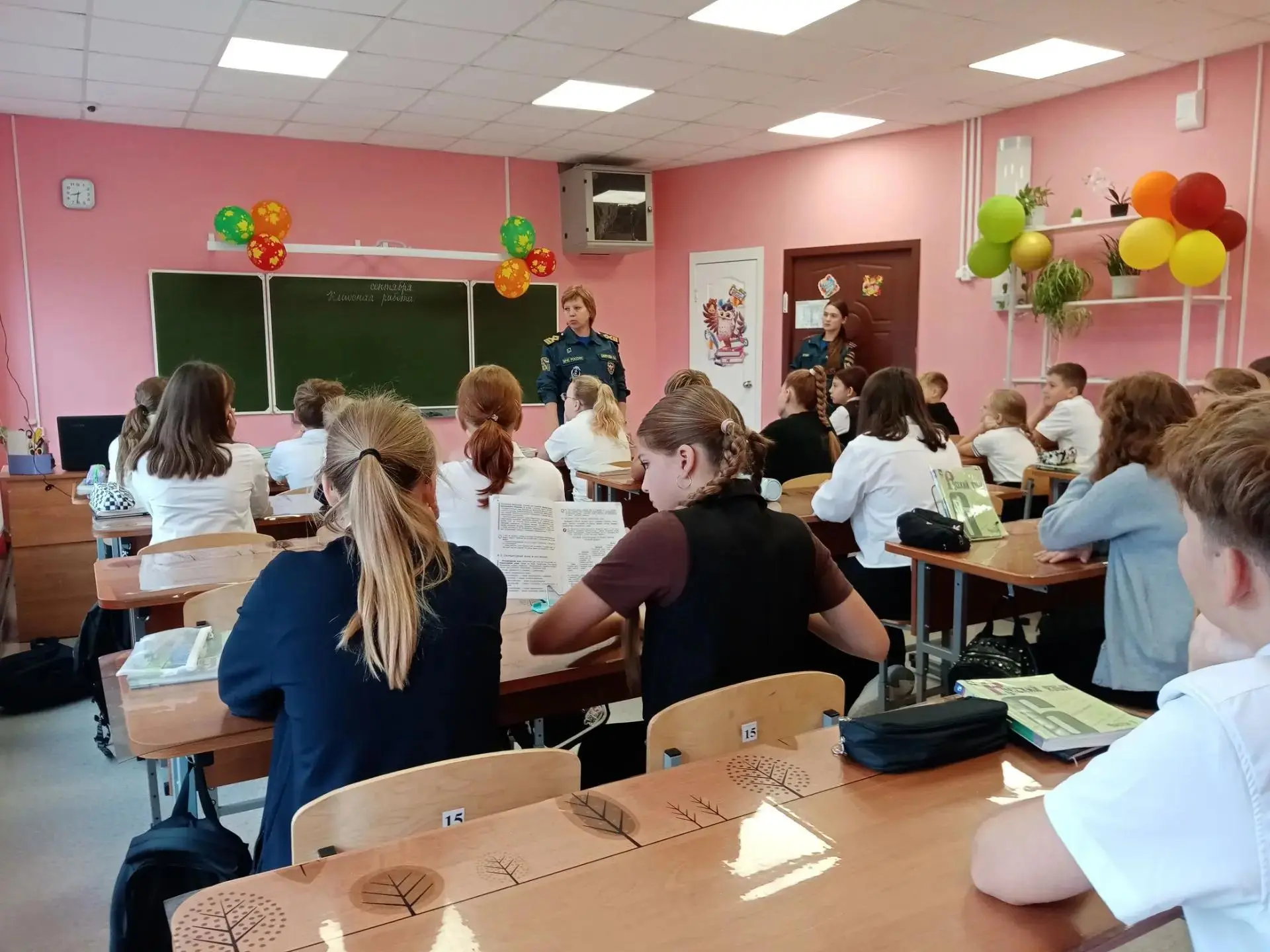 🗒Сегодня, 4 сентября, состоялась встреча обучающихся школы с инструктором по противопо...
