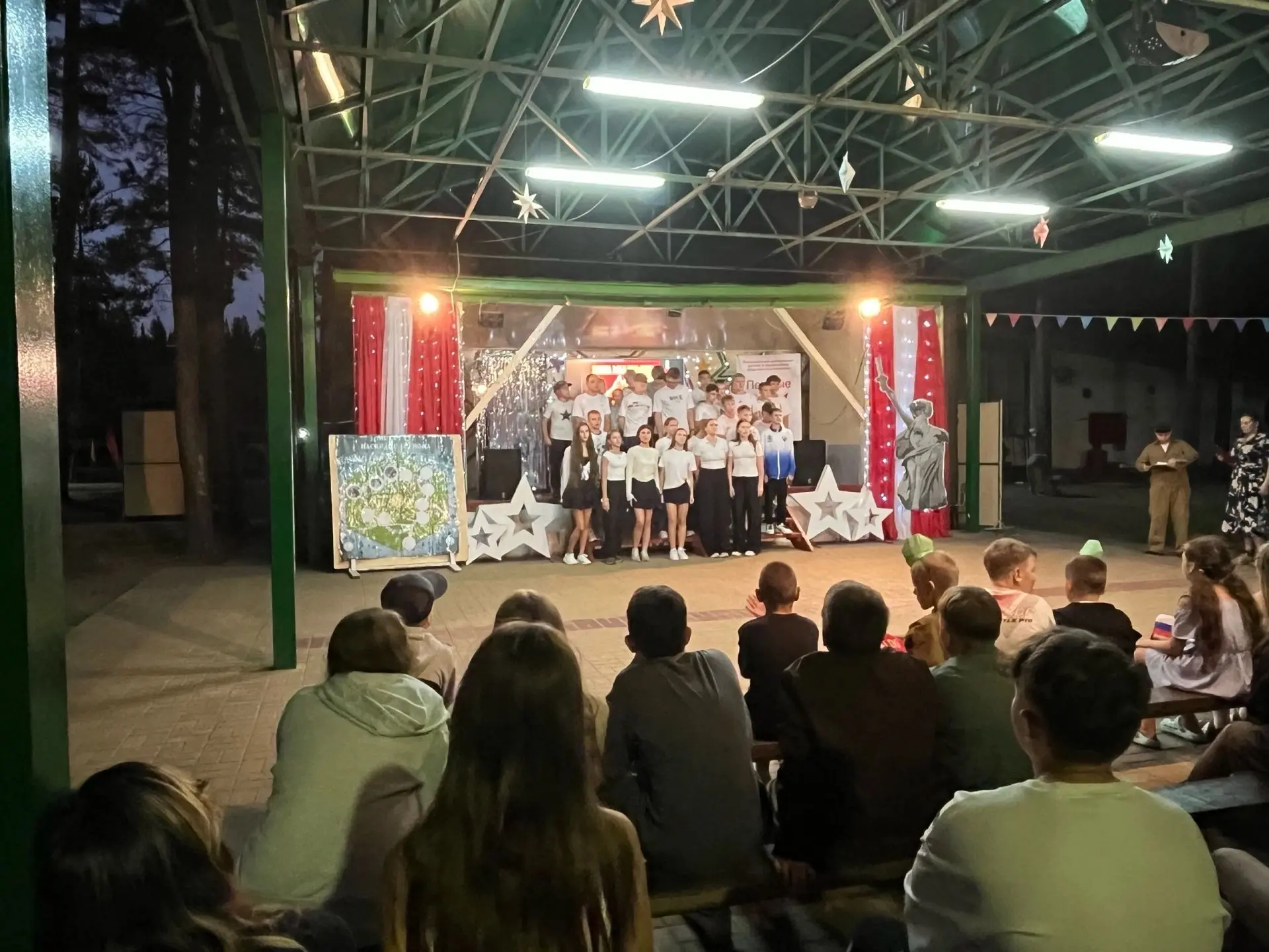 До мурашек! Сегодня у нас в лагере «Дружба» прошел концерт «Память о подвиге народа».