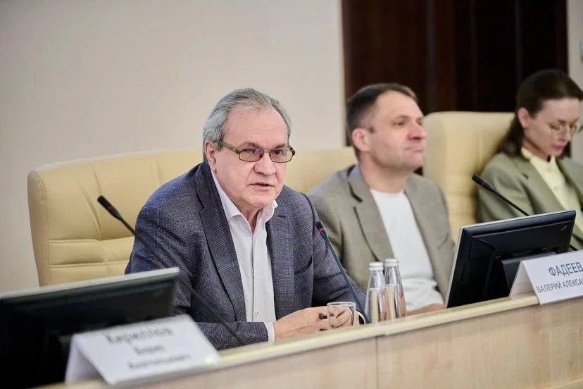 Валерий Фадеев обсудил с уральскими учеными учебное пособие «Очерки по экономике» 

Сегодня в Уральс