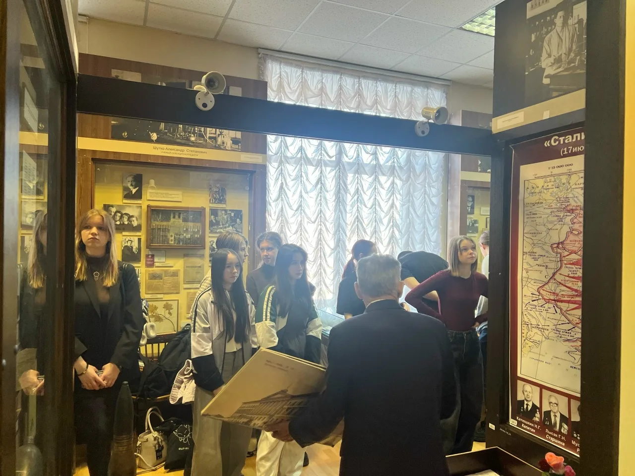🏛️Где бьется сердце университета: студенты БТиВМ заглянули в прошлое БашГАУ   Студенты 1 курса факул