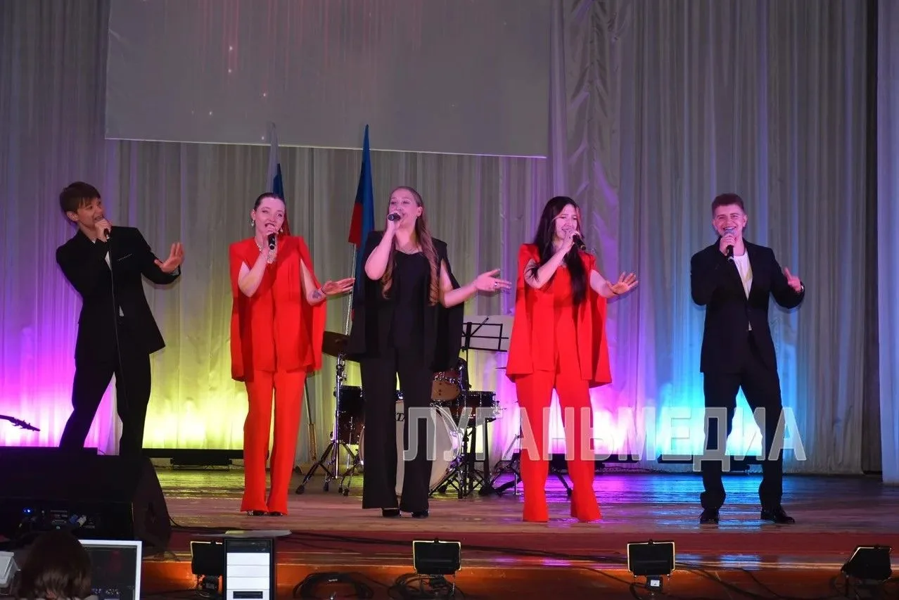 🎶 В Новопсковском Дворце культуры в рамках проекта «Молодые Молодым» талантливые студе...