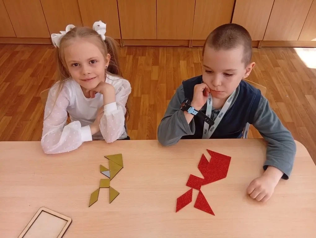 Чем заняться первоклассникам после уроков в группе продлённого дня?   ✌🏼Конечно же, можно немного по