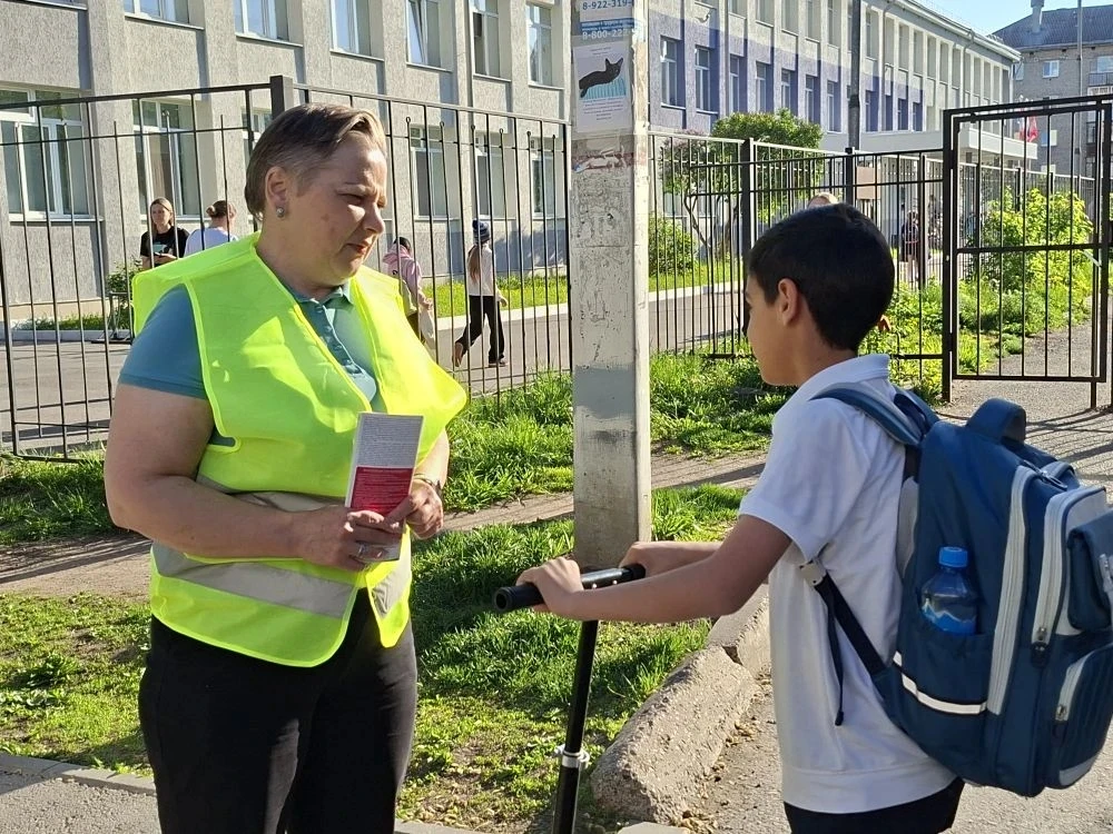 Безопасность на дорогах начинается с нас 18 мая в нашей школе прошёл «Родительский патруль» с инспек