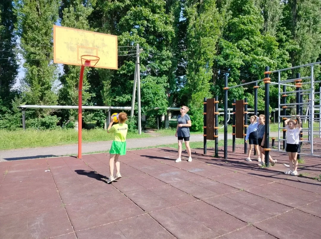 🌞Сегодня педагоги Дома детского творчества встретили ребят на летней досугово-оздоровительной площа