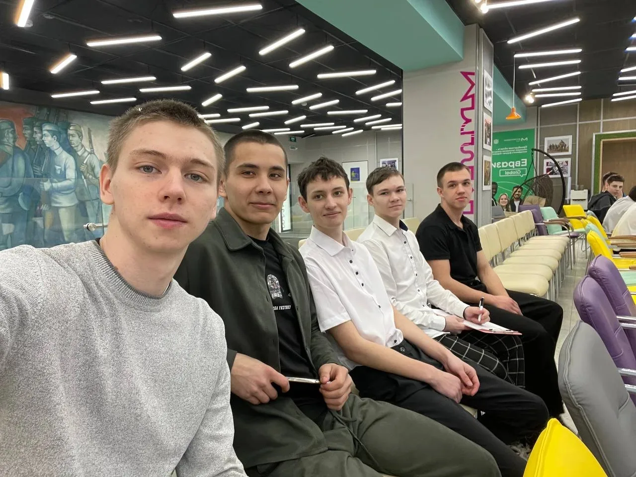 ⚽️ Встреча активистов ОАТК с президентом ФК «Оренбург»!  17 марта студенты ГАПОУ «ОАТК им. В. Н. Бев