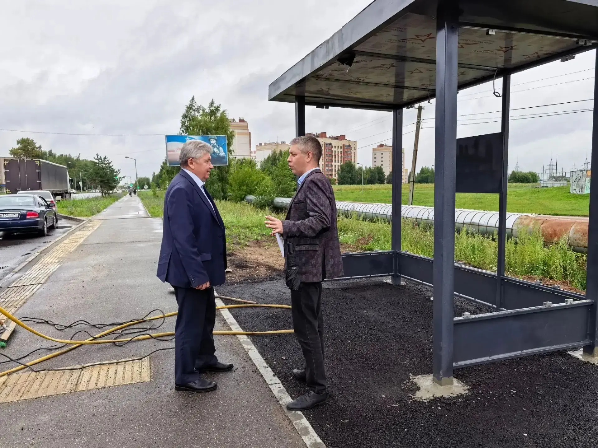 В Костроме продолжается обновление остановочных павильонов. Эта работа ведется по обращениям жителей