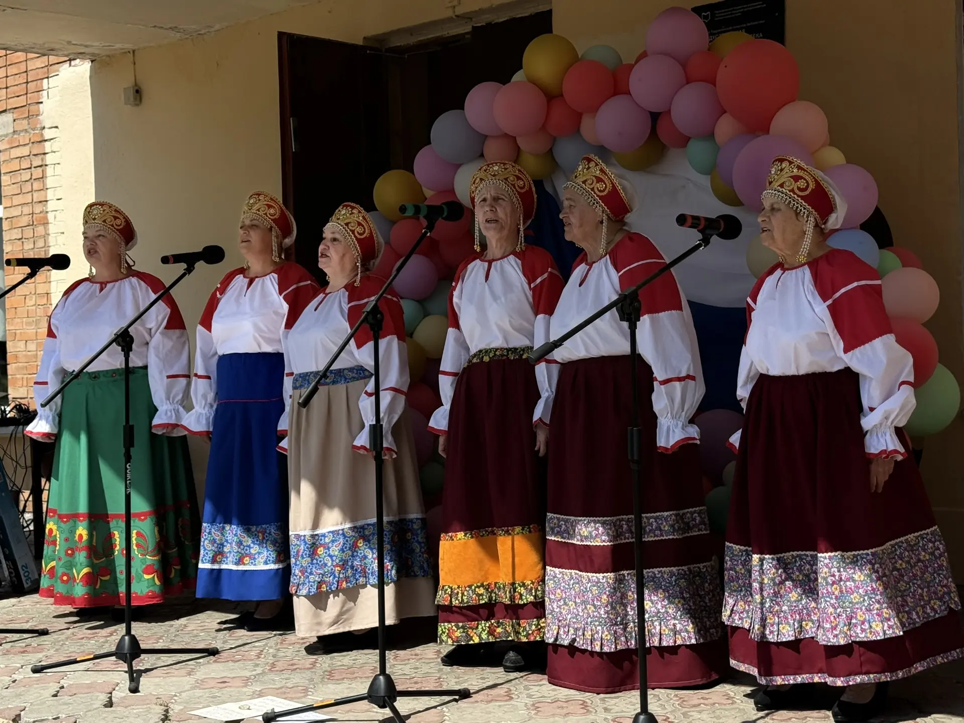 День России в СП «Индустрия»! 🇷🇺✨

Сегодня в нашем Доме культуры  царила особенная атмосфера — мы 