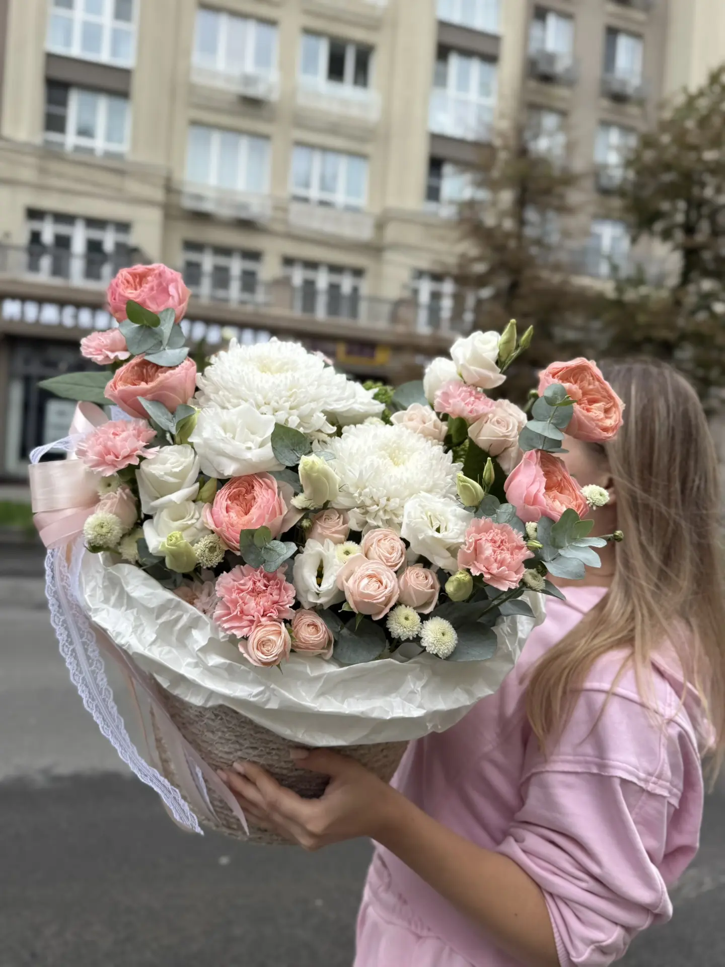 Розы, гортензии, гладиолусы и георгины — целая палитра нежности в пастельных тонах.