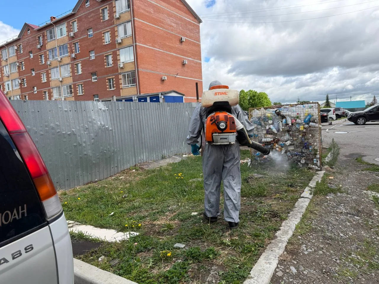 💪Клещи - всё! Во дворах домов №№19,21,23 по улице Гаражной, а также 38 и 40 по Зеленой...