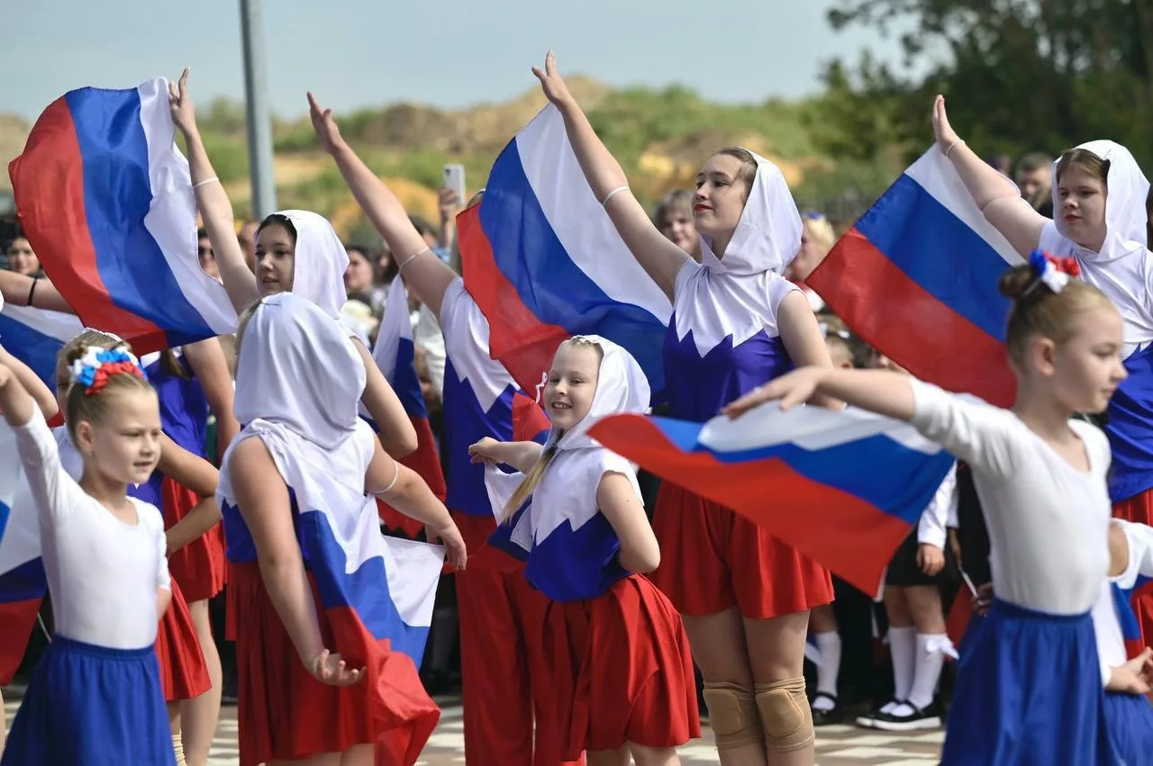 Участники «Времени героев» открыли учебный год патриотическими встречами со школьниками
