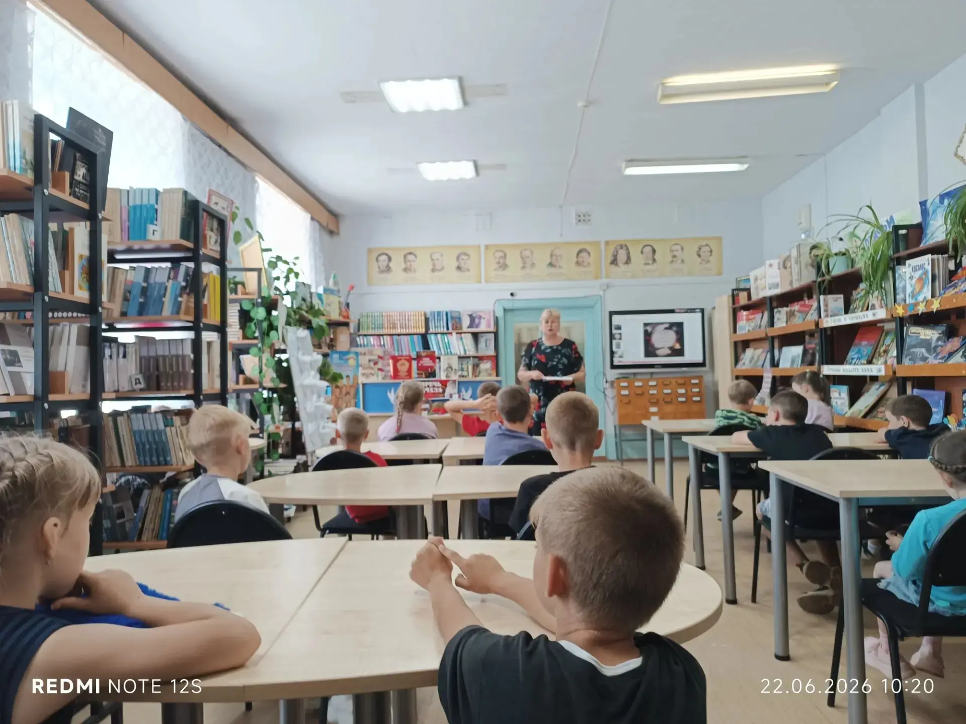 Сегодня, в День памяти и скорби, в нашем детском пришкольном лагере «Солнышко» царит особая атмосфер