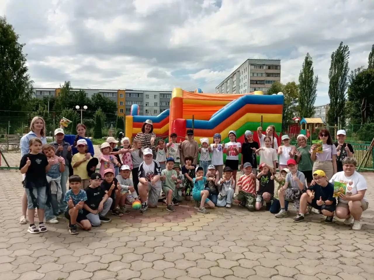 В день Дружбы в рамках национального проекта «Молодежь и дети» педагоги ДПЦ №1 «Орленок...