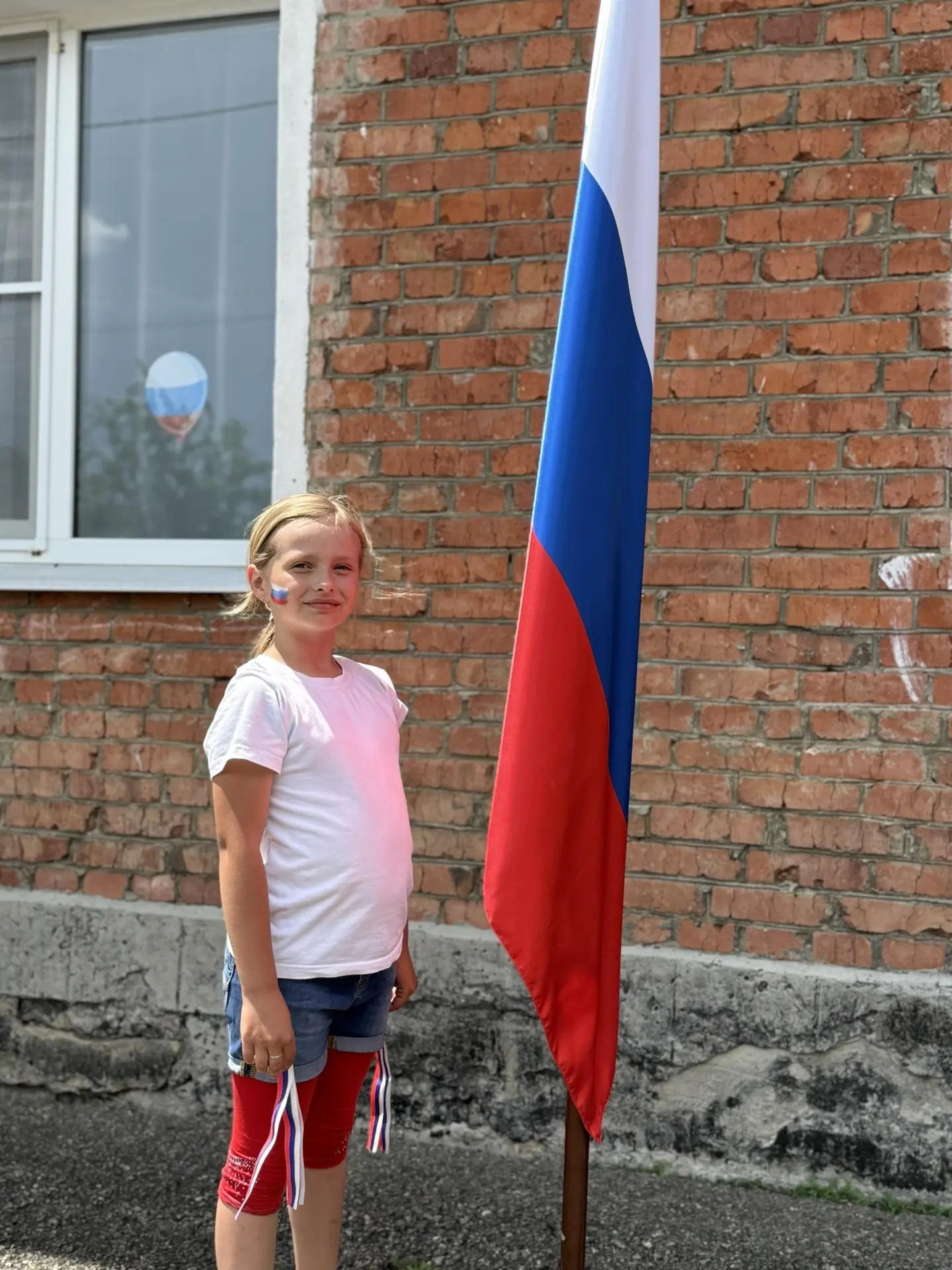 День России в лагере "Непоседы": 🇷🇺Яркий праздник для юных патриотов!
📸 Ребята с энтузиазмом окун