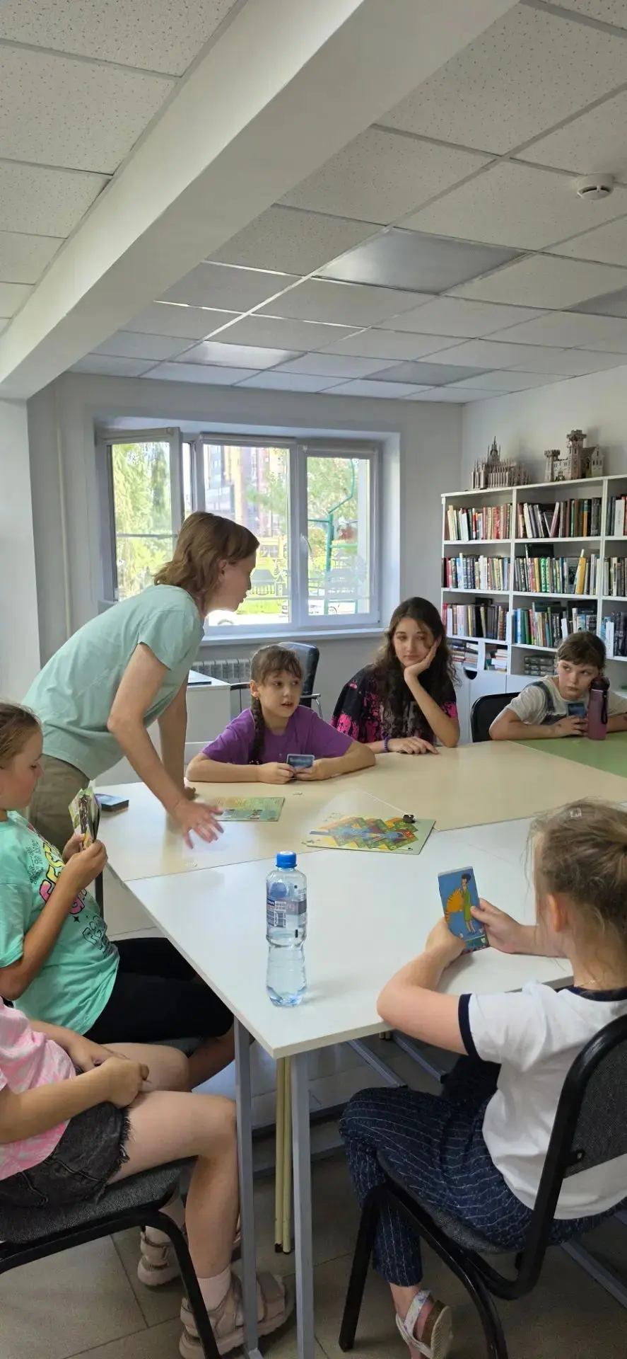 ✨Лето - время для приключений и активностей! 
📜Сегодня школьный лагерь посетил Первую детскую библи
