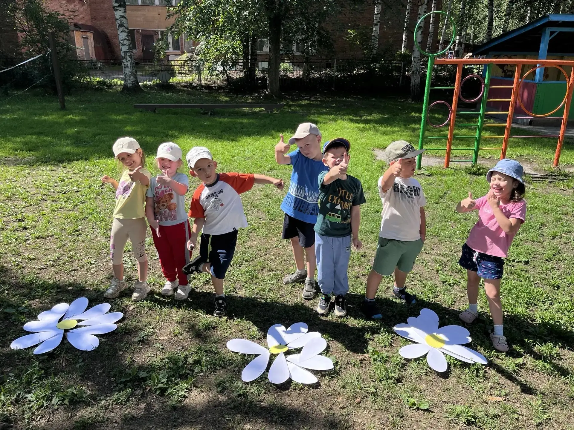 🎉 День семьи, любви и верности в нашем детском саду! 🎉

Сегодня мы с ребятами поговорили о самом в