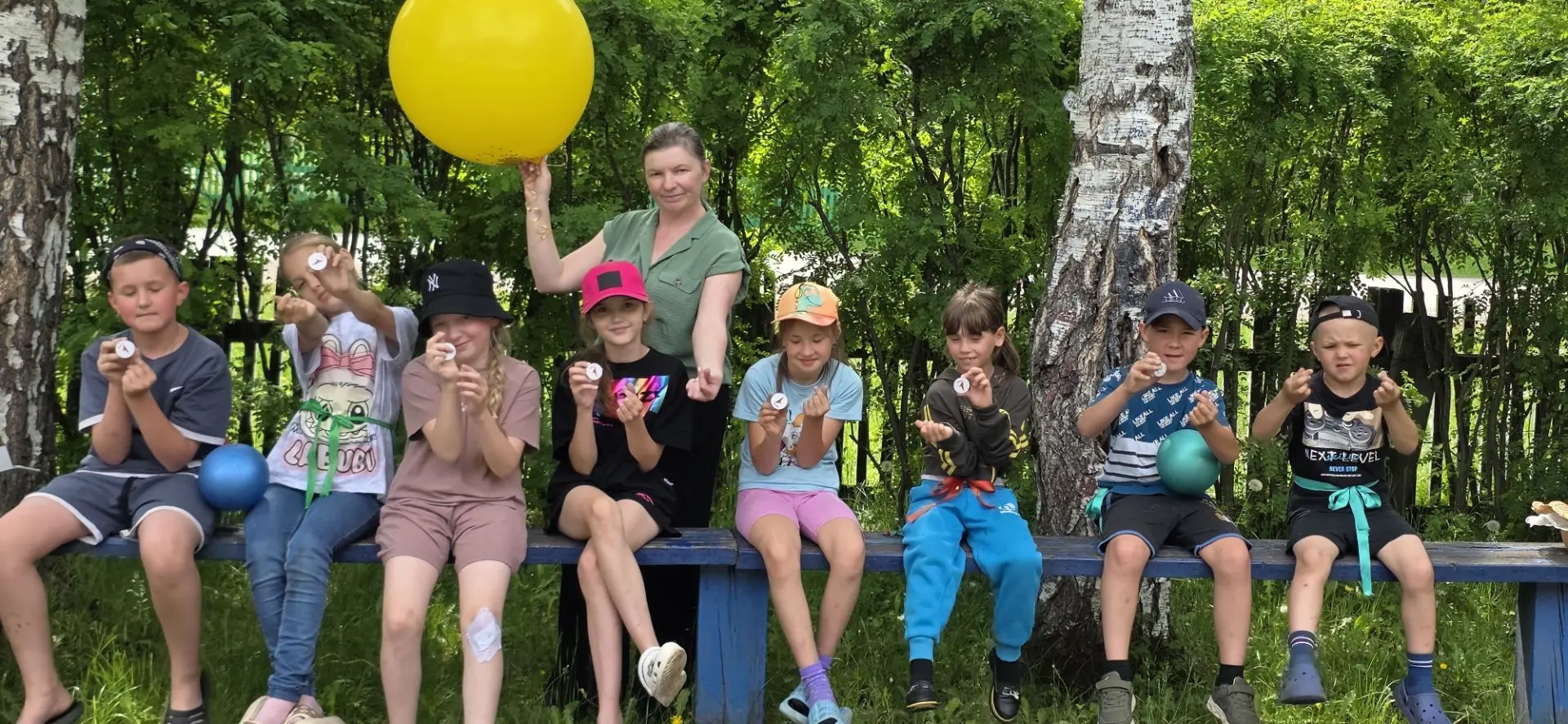 Тематический пятнадцатый день «ДЕНЬ ВОЗДУШНОГО ШАРИКА»🎊🎈

🎈Шарик воздушный – весёлый проказник,
�