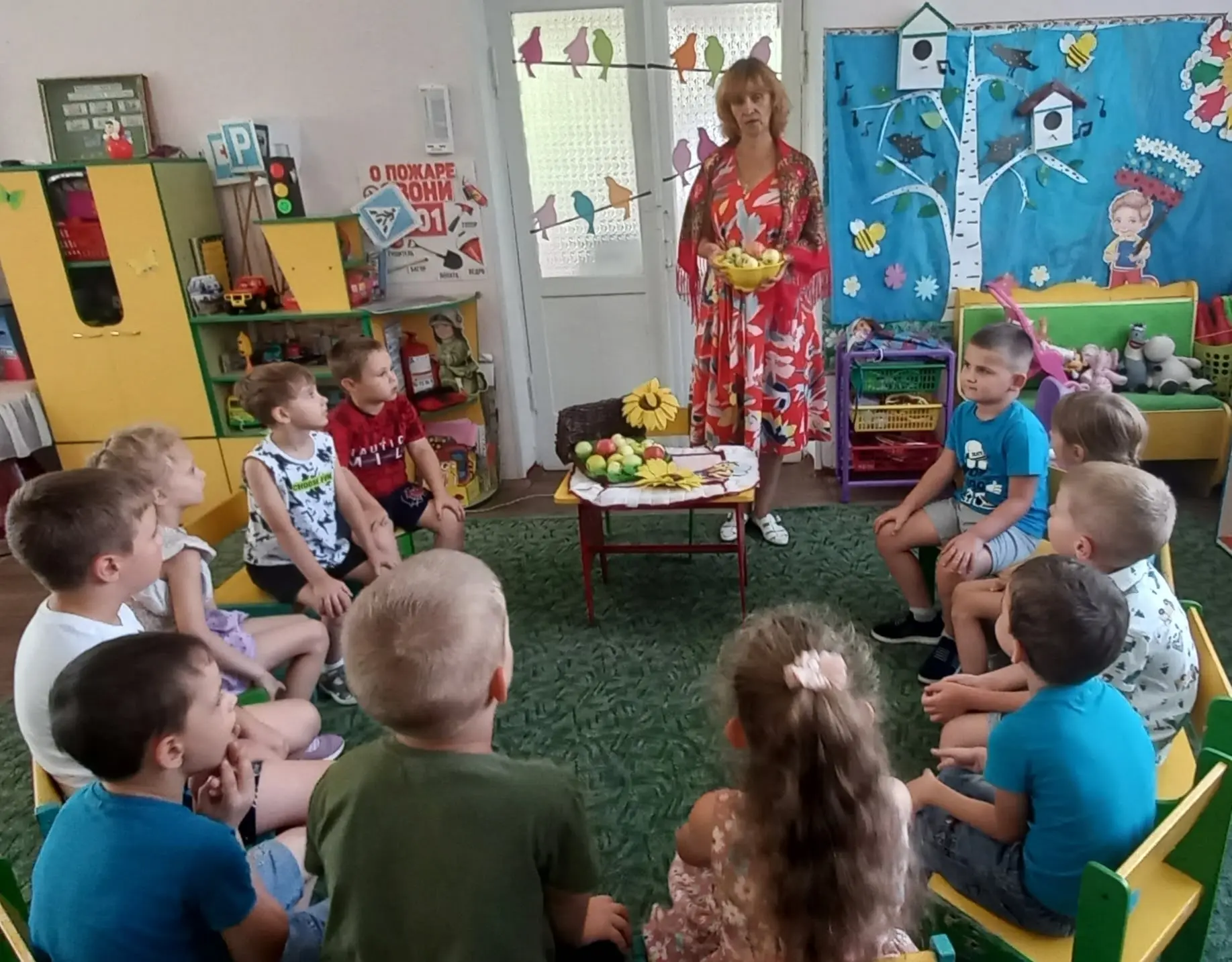 🌞Сегодня в группе, с самого утра , детей “встретил” аромат яблок. Ребята принесли угощ...