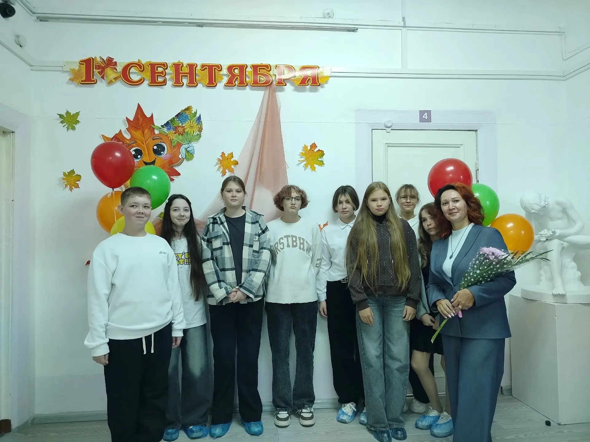 С Днём знаний, юные художники , родители и педагоги!