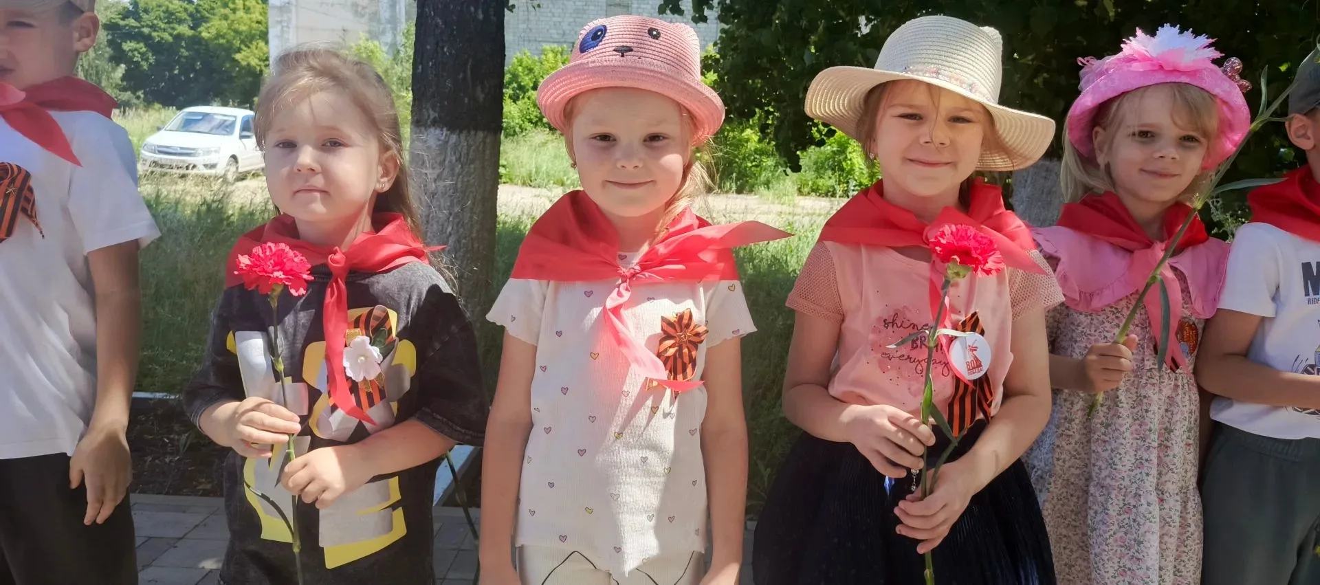 🎗️ Сегодня, 22 июня, в День памяти и скорби, воспитанники старшей группы и Орлята Дошк...