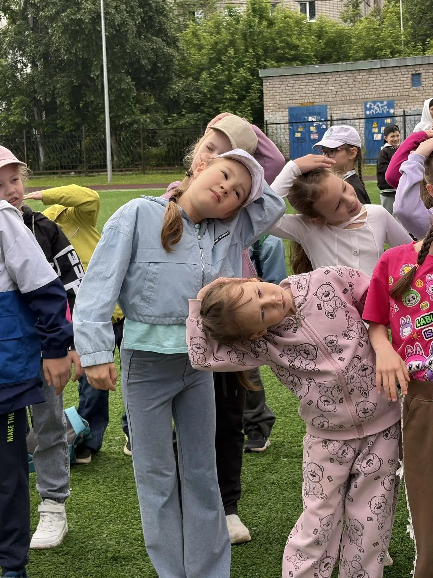 ☀️Каждое утро в лагере начинается ярко и бодро — с весёлой зарядки!