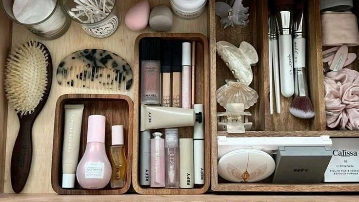 🤩🤩🤩 делать натуральный макияж, который нравится парням?

Делюсь секретом!

🤩Наносите консиллером