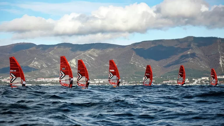 ПАРУСНЫЙ СПОРТ | WORLD SAILING СНЯЛА ОГРАНИЧЕНИЯ С РОССИЙСКИХ ЮНИОРОВ

Международная федерация парус