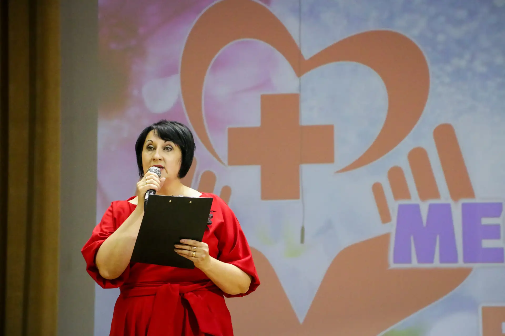 🚑💐С Днём медицинского работника! Наше вам, огромное спасибо!

Есть профессии, которые требуют не т