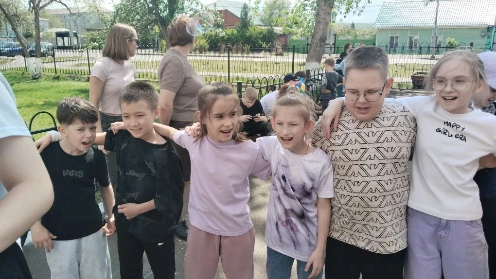 ☀️ Лето в разгаре: у младших — лагерь, у старших — сборы! 💪🎒