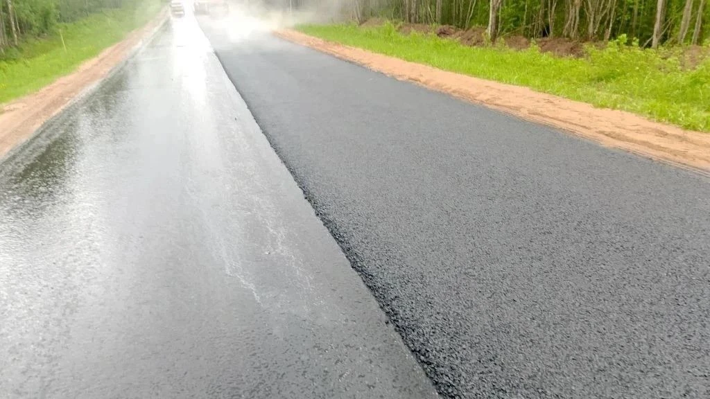 🚧 В Удорском районе продолжается ремонт дорог.