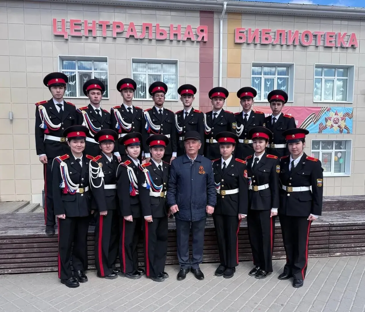 Юнармейцы - гордость школы 🫡🏵️🎗️ Образовательные учреждения Республики Татарстан принимают активное 