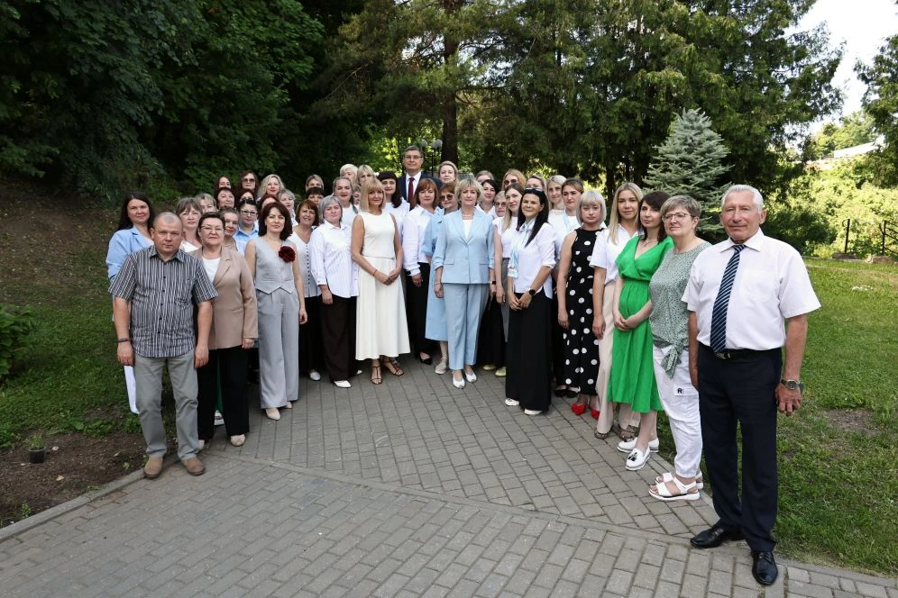 Во Владимире поздравили и наградили сотрудников Владимирского филиала фонда «Защитники Отечества»

1