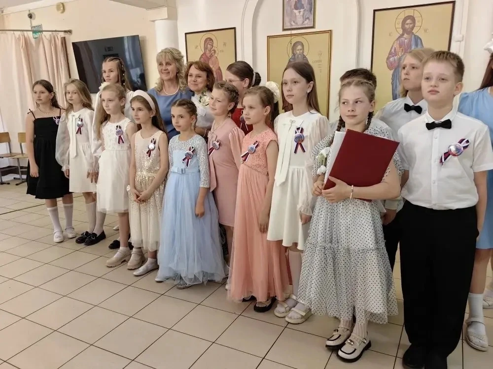 Вторая часть праздника для 4б класса прошла в более тесной обстановке. Ребята со своим ...