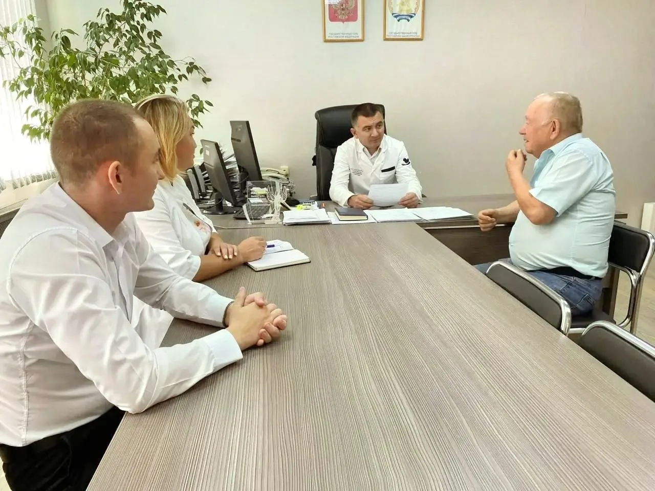 В Балтачевской центральной районной больнице состоялся очередной прием граждан, который провел главн
