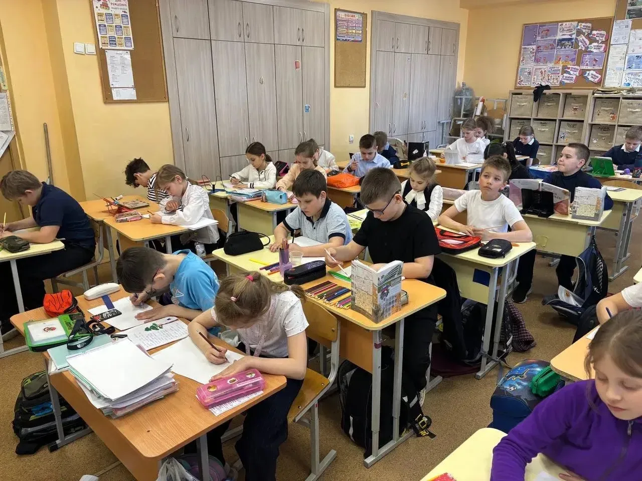 ДЕНЬ ЭКОЛЯТ  В начальной школе прошёл Всероссийский день Эколят, который растянулся на целую неделю.